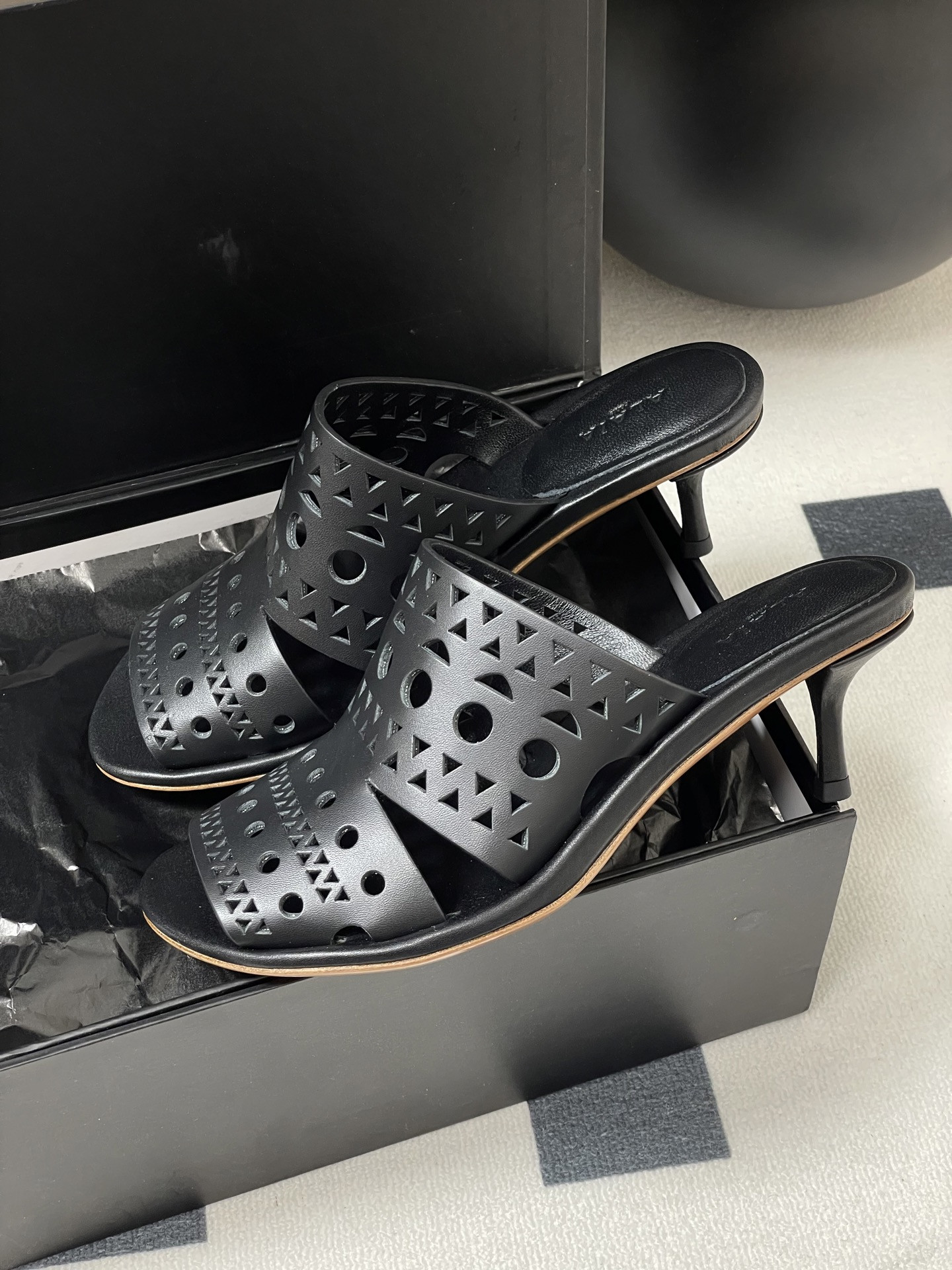 UA Alaia Heeled slippers 5.5cm Heel(Customized Size 7-10 days production time)