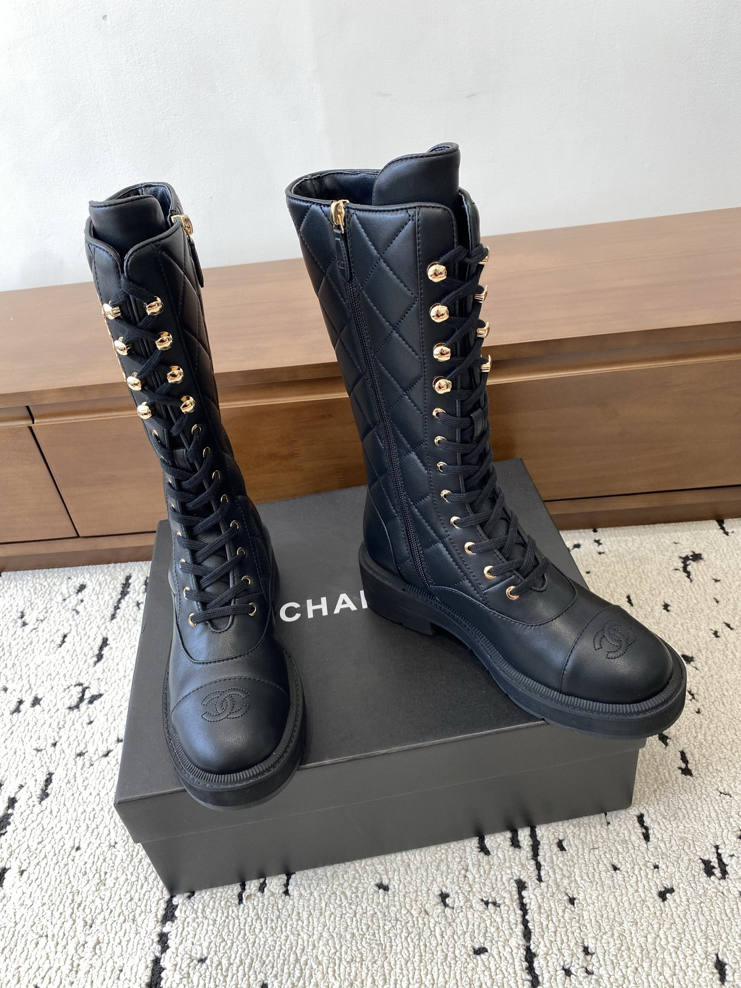 ua Ch*el boots