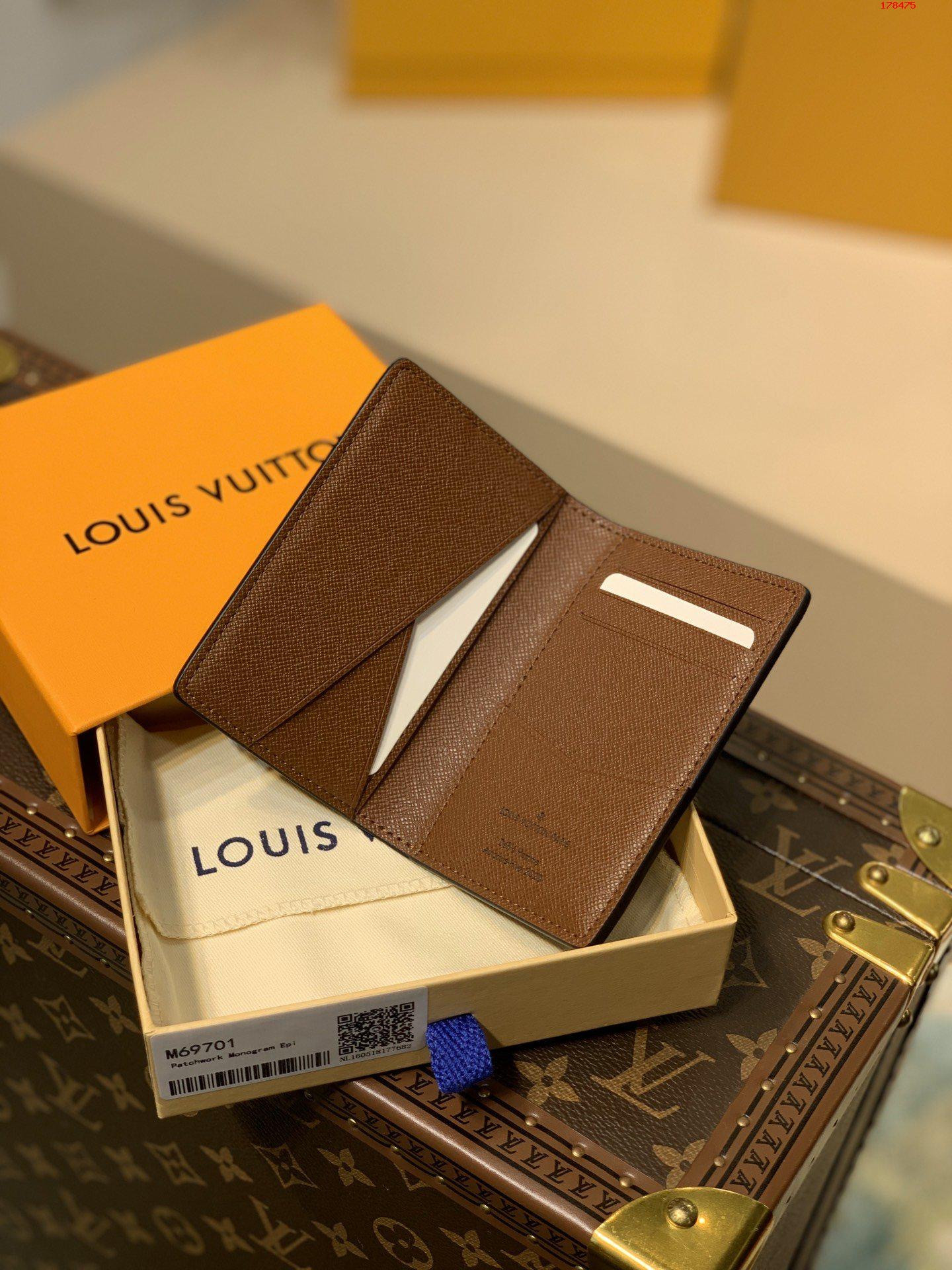 LV POCKET ORGANIZER M69737
