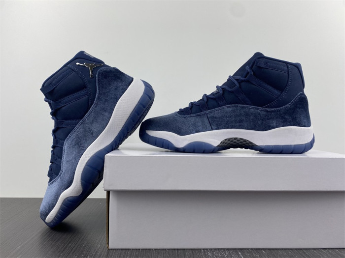 AIR JORDAN 11 VELVET WMNS “MIDNIGHT NAVY” AR0715-441