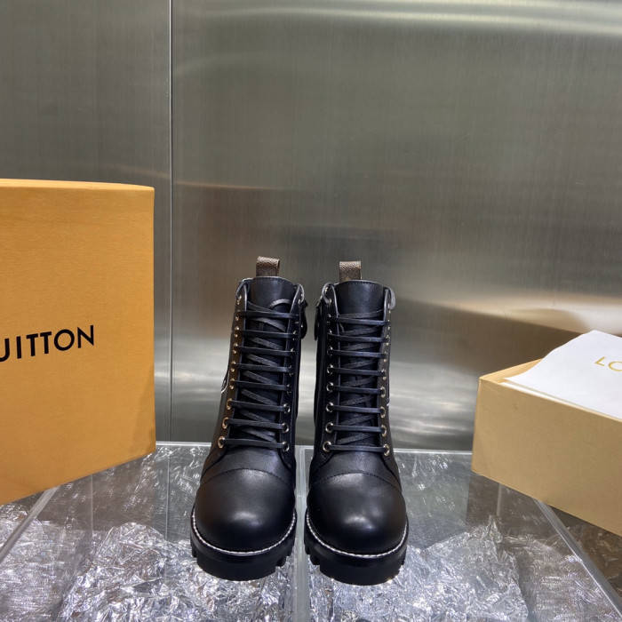 LOUS VUITON BROWN STAR TRAIL ANKLE BOOTS