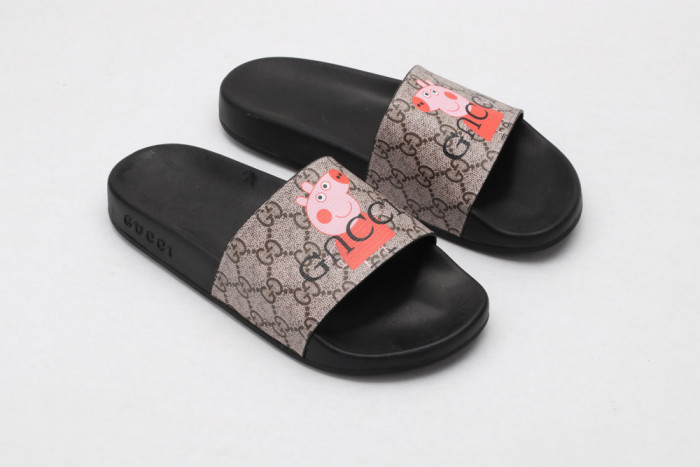 G*u*i slippers