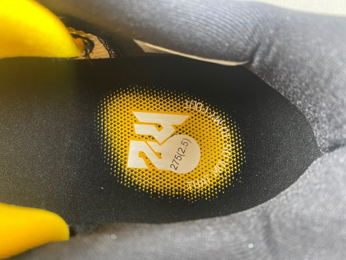 NIKE KOBE 6 PROTRO “LIGHTBULB” BLACK YELLOW 429659-700