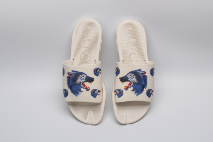 G*u*i slippers