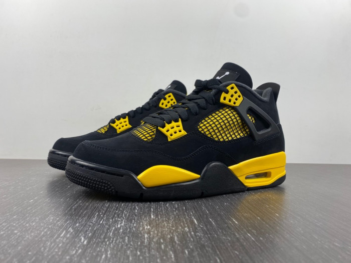 Air Jordan 4 Retro "Thunder