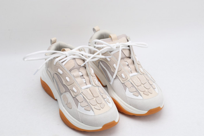 AR1M1 Low-Top Sneaker