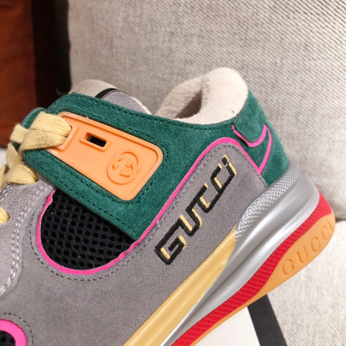 G*u*i mid sneaker