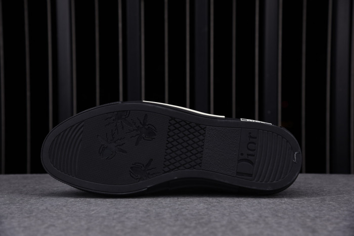 DR B23 OBLIQUE HIGH TOP SNEAKER