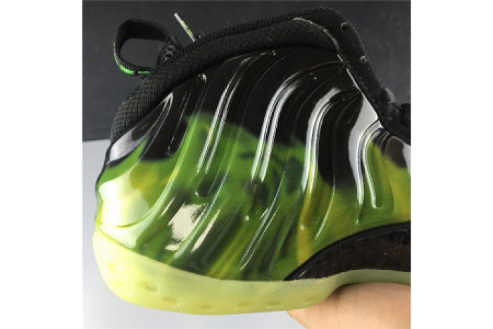 NIKE AIR FOAMPOSITE ONE PARANORMAN