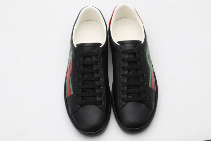 G*u*i low-top sneaker