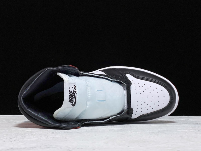 Air Jordan 1 Retro High “Satin Black Toe” CD0461-016