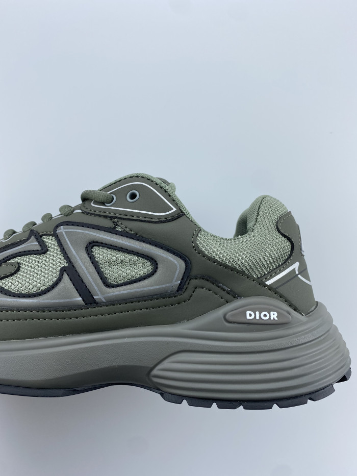 DR B30 Sneakers
