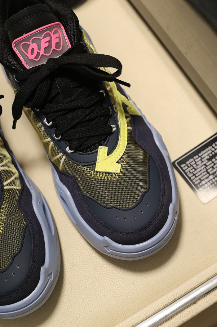 OFF-WHITE C/O ODSY-1000 SNEAKER