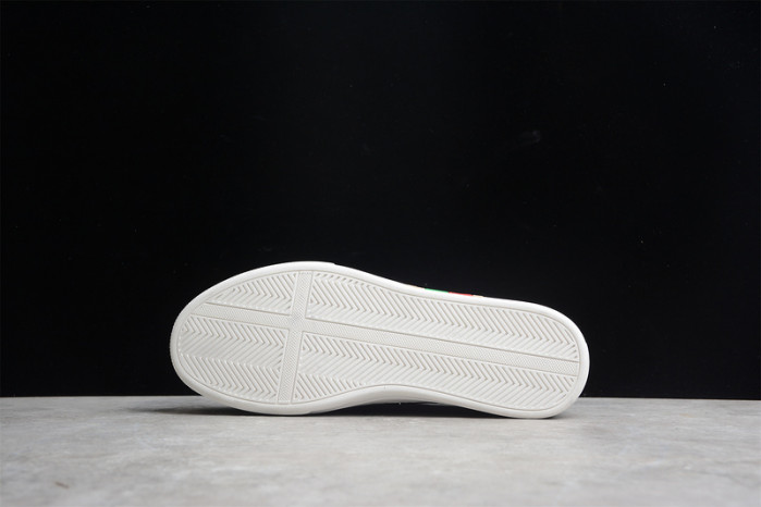 G*u*i low-top sneaker