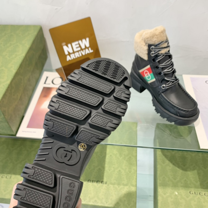 G*u*i boots