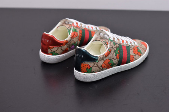 G*u*i ace embroidered low-top sneaker 431920 dopeo 9064