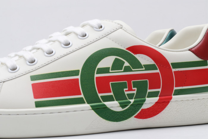 G*u*i low-top sneaker