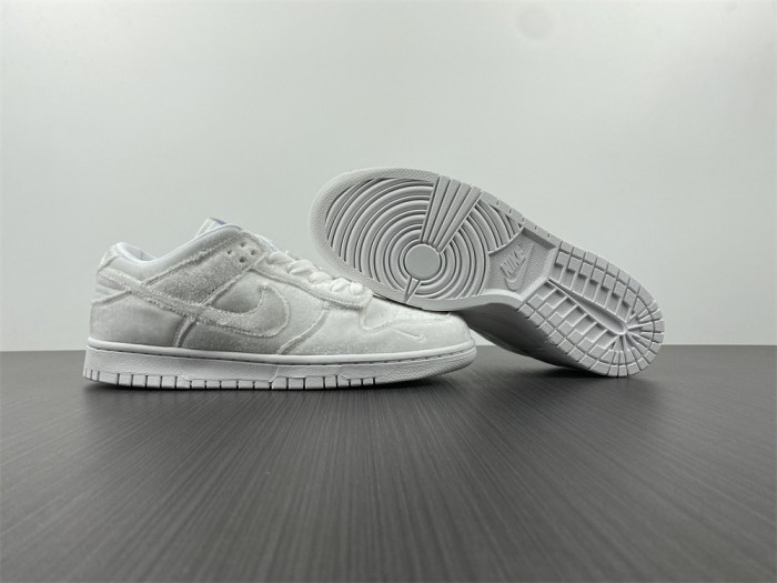 Dover Street Market x Nike Dunk Low “Triple White” DH2686-100