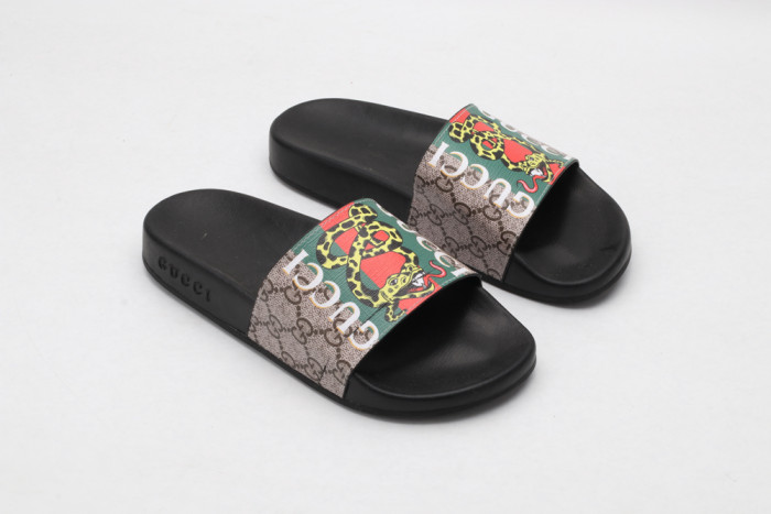 G*u*i slippers