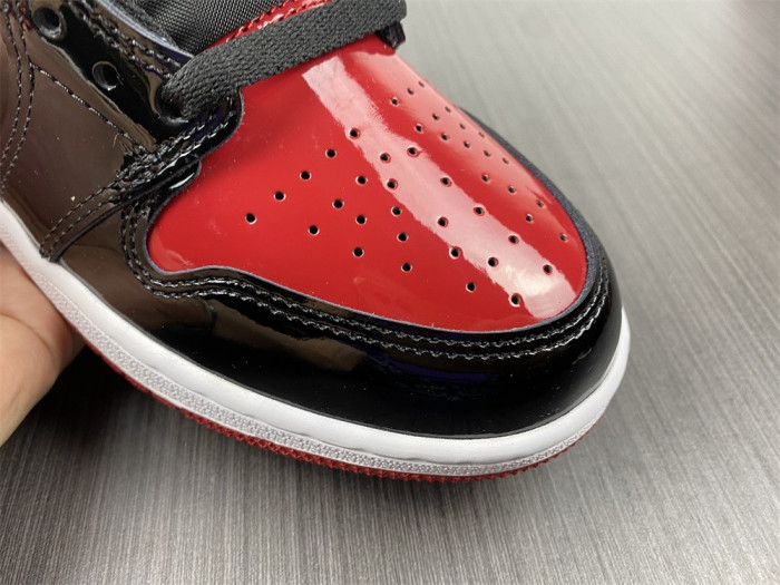 Air Jordan 1 High OG “Bred Patent” 555088-063