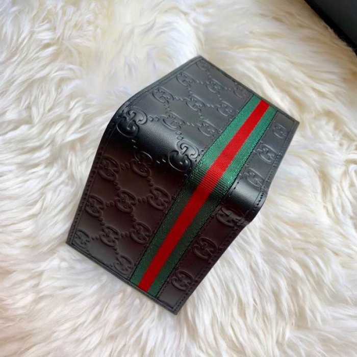G*u*i wallet 365491 11*9