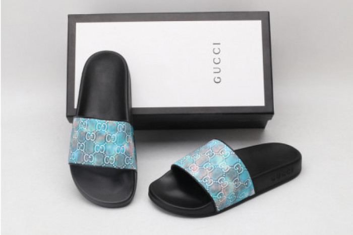 G*u*i slippers