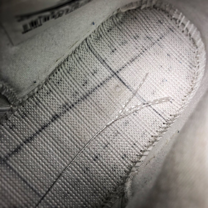 Air Jordan 4 OG “White Cement” 840606-192 (nike)