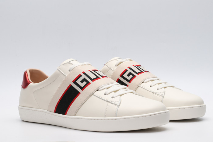 G*u*i low-top sneaker