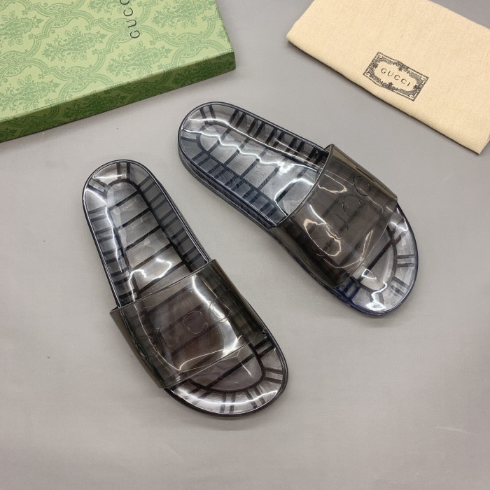 G*u*i slippers