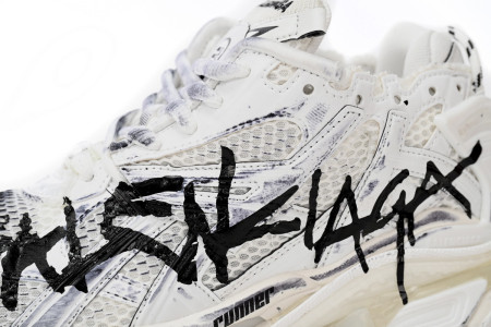 BALCIA Runner Graffiti White