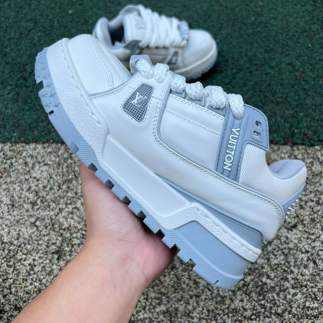 LV TRAINER MAXI White-grey