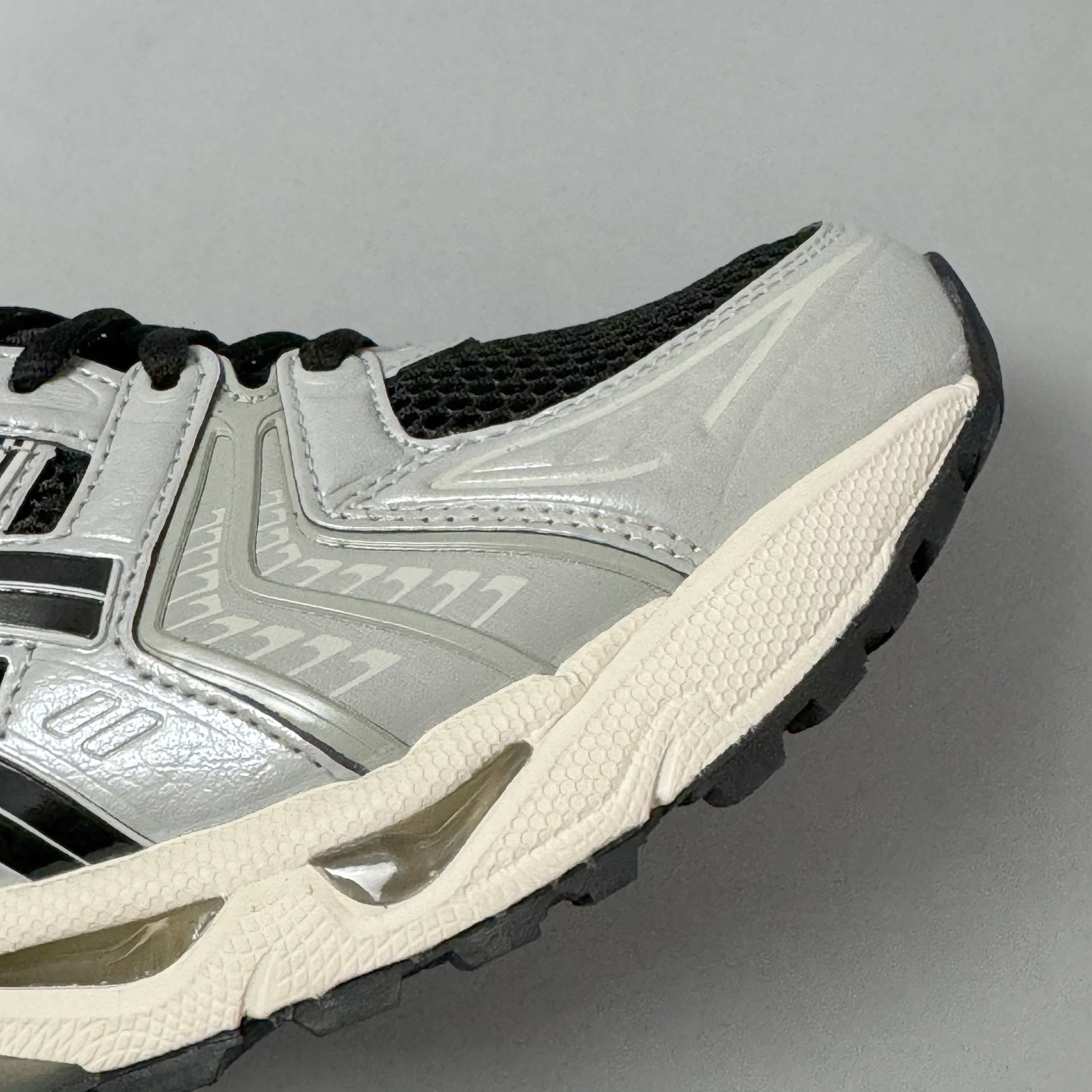 As*ic*s gel-kayano 14 1201a019-005