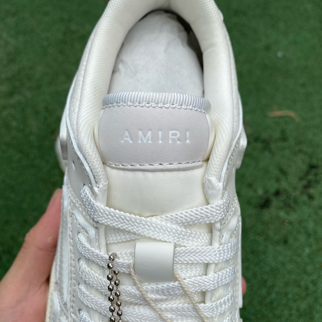 AR1M1 Low-Top Sneaker