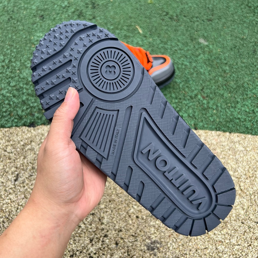 LV TRAINER MAXI Gray orange