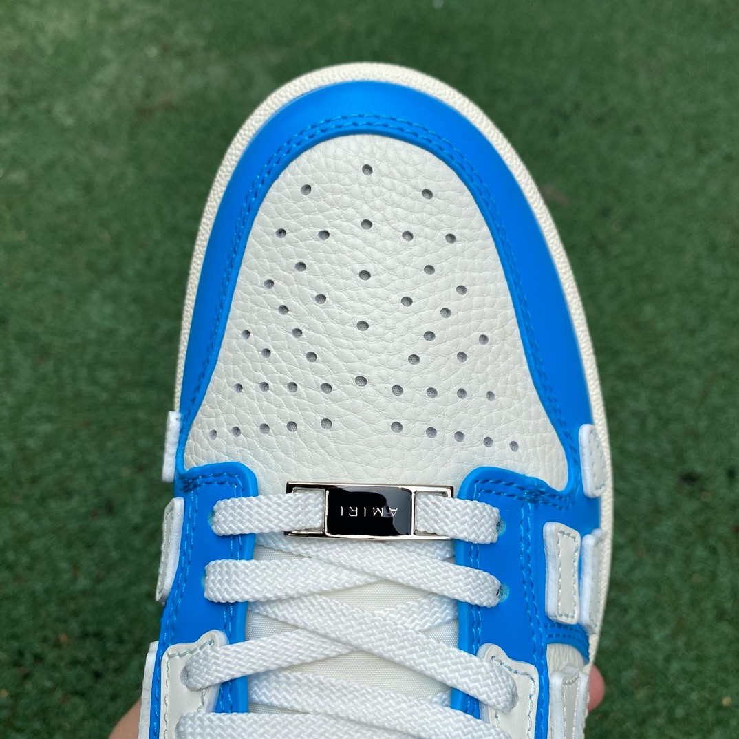 AR1M1 Low-Top Sneaker