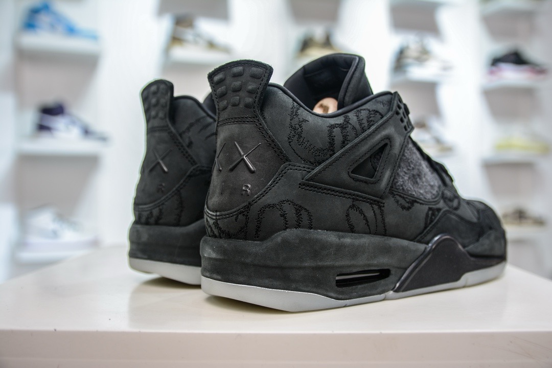 Nike Air Jordan 4 retro kaws black 930155 001