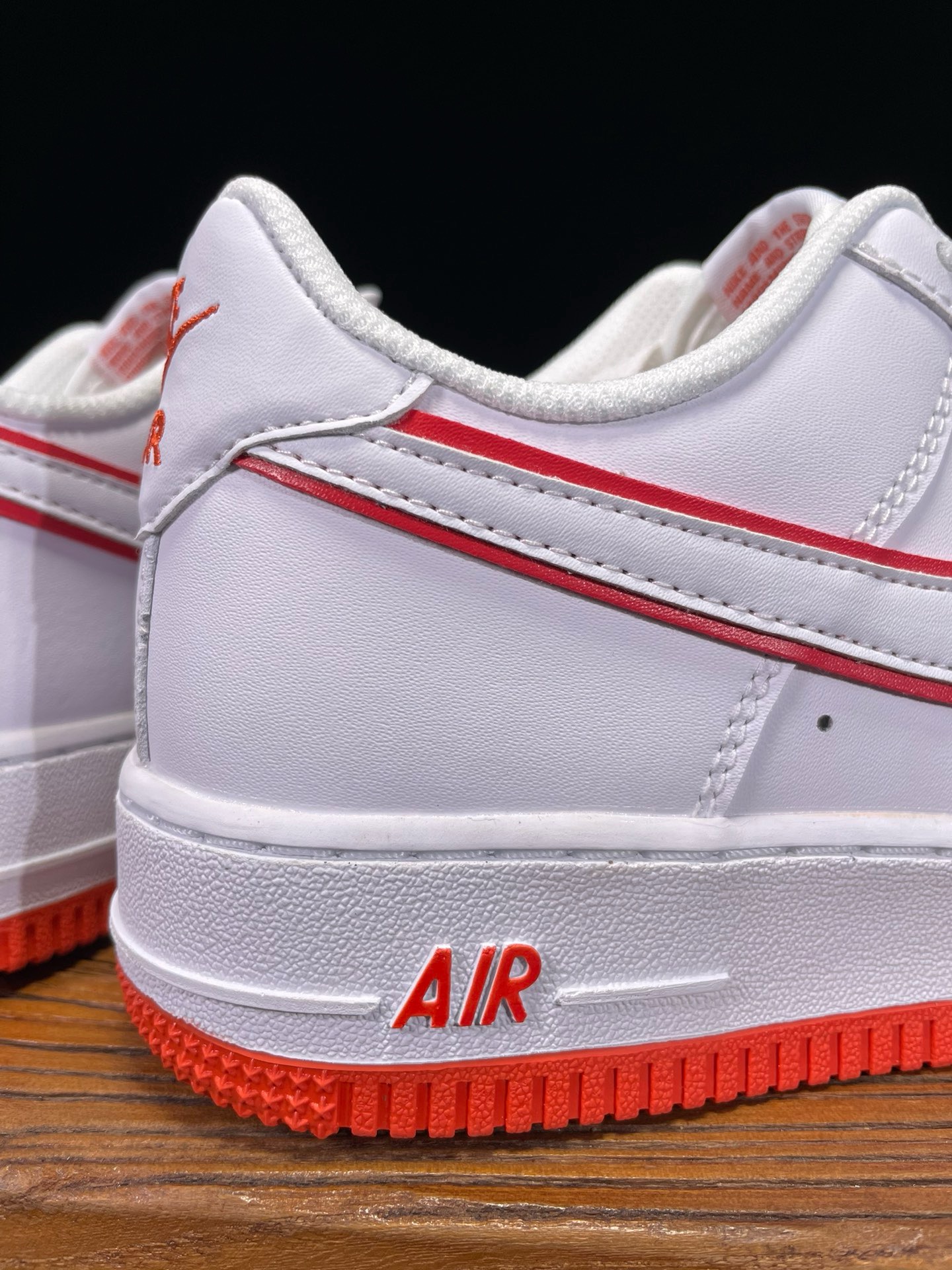 NIKE AIR FORCE 1