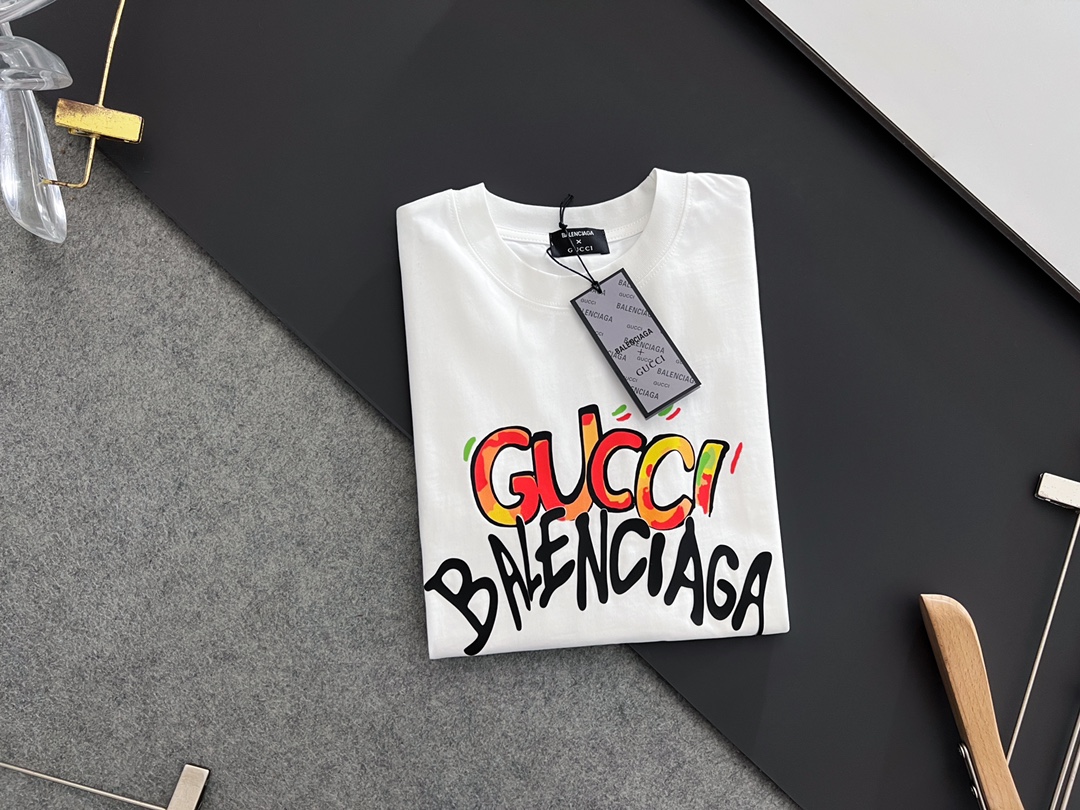 Ba*len*cia*ga t-shirts