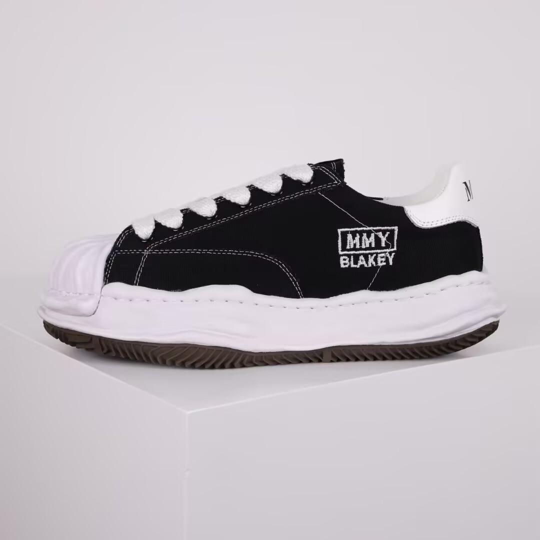 Ma*s*n mihara yasuhiro mmy sneaker