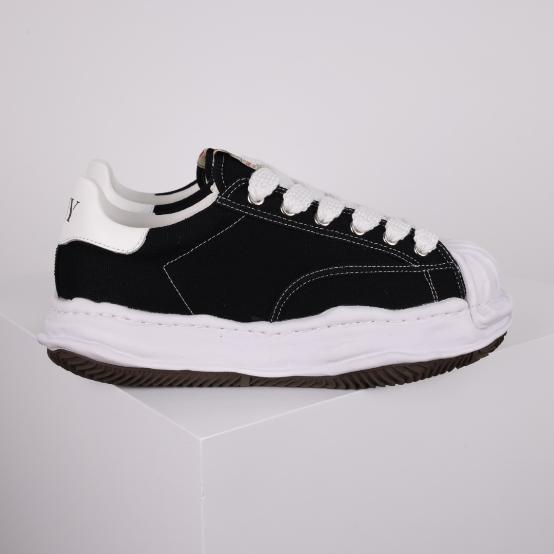 Ma*s*n mihara yasuhiro mmy sneaker