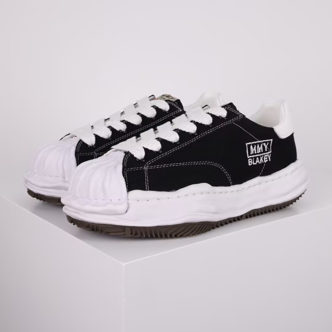 Ma*s*n mihara yasuhiro mmy sneaker
