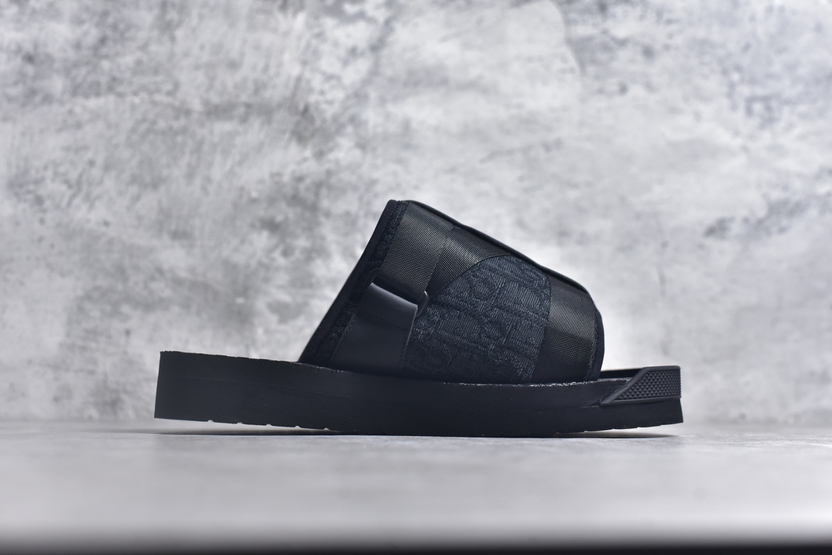 DR Slippers