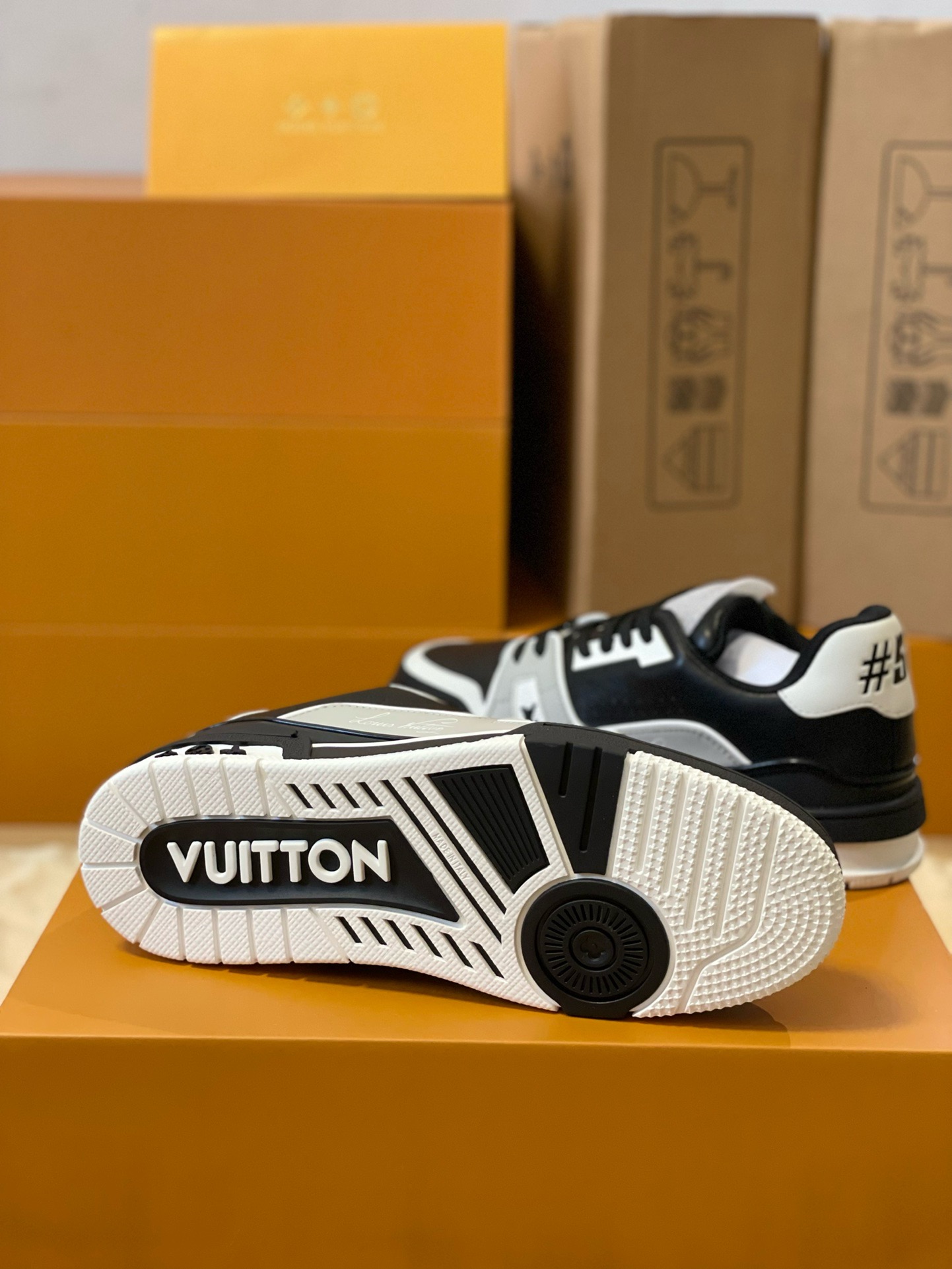 Loui Vuitto TRAINER SNEAKER