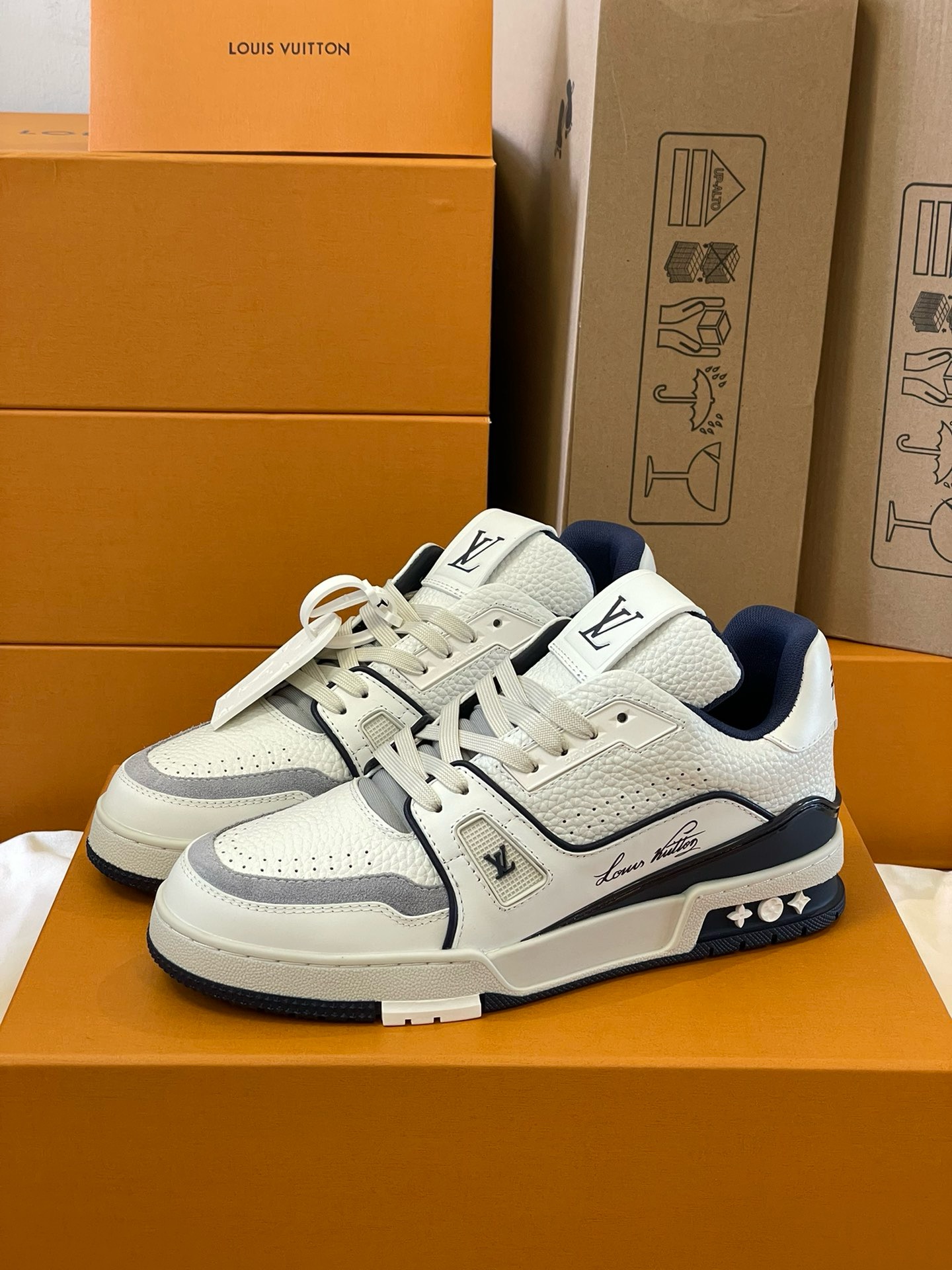 Loui Vuitto TRAINER SNEAKER