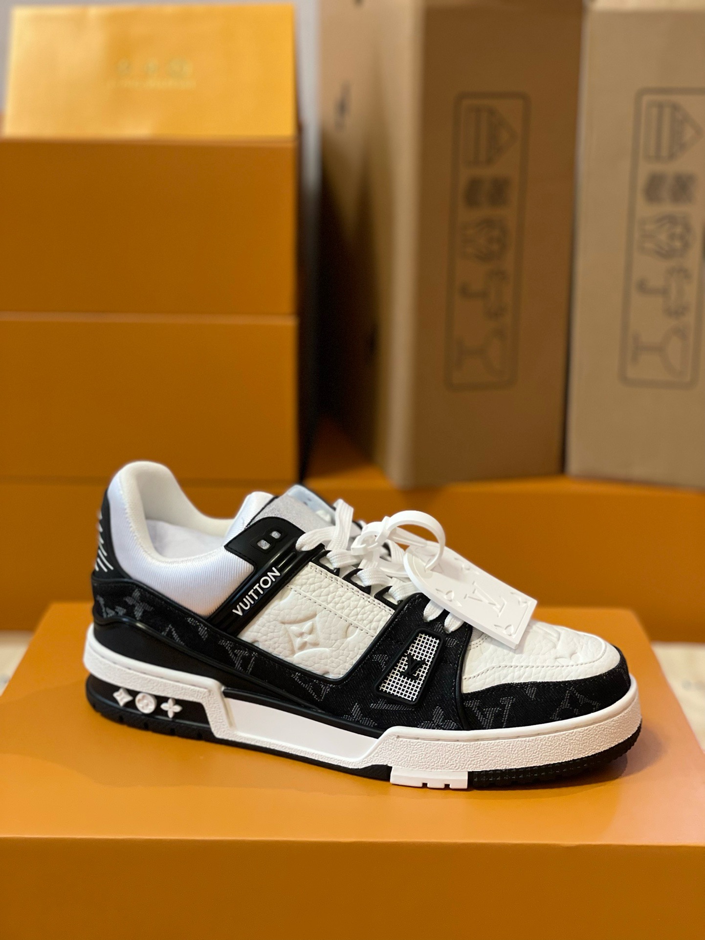 Loui Vuitto TRAINER SNEAKER