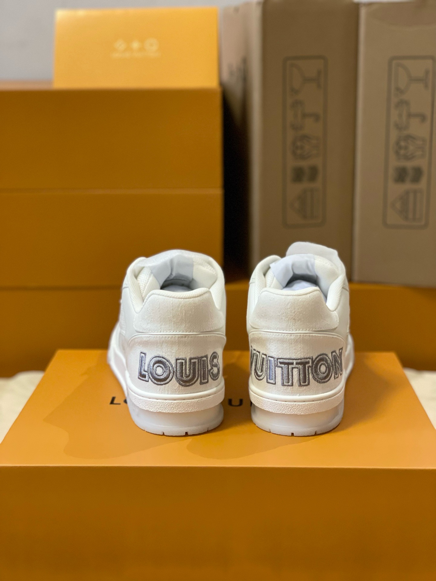 Loui Vuitto TRAINER SNEAKER