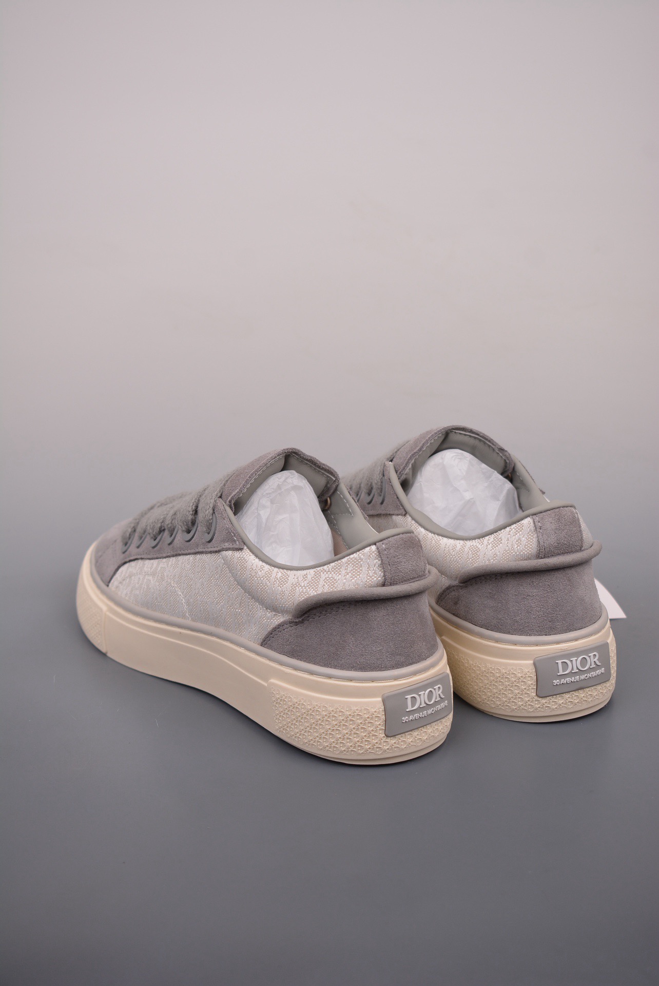 DR B33 SNEAKER