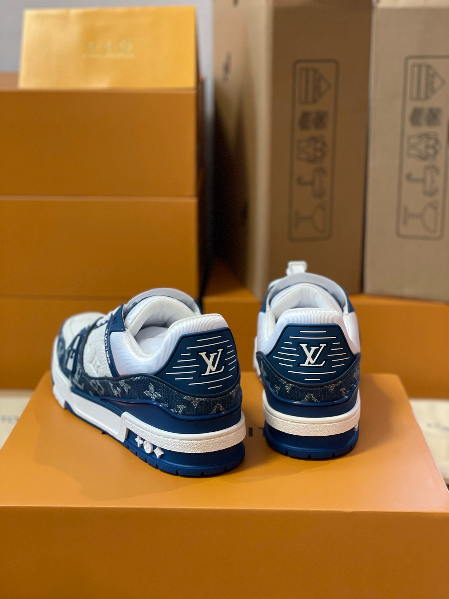 Loui Vuitto TRAINER SNEAKER