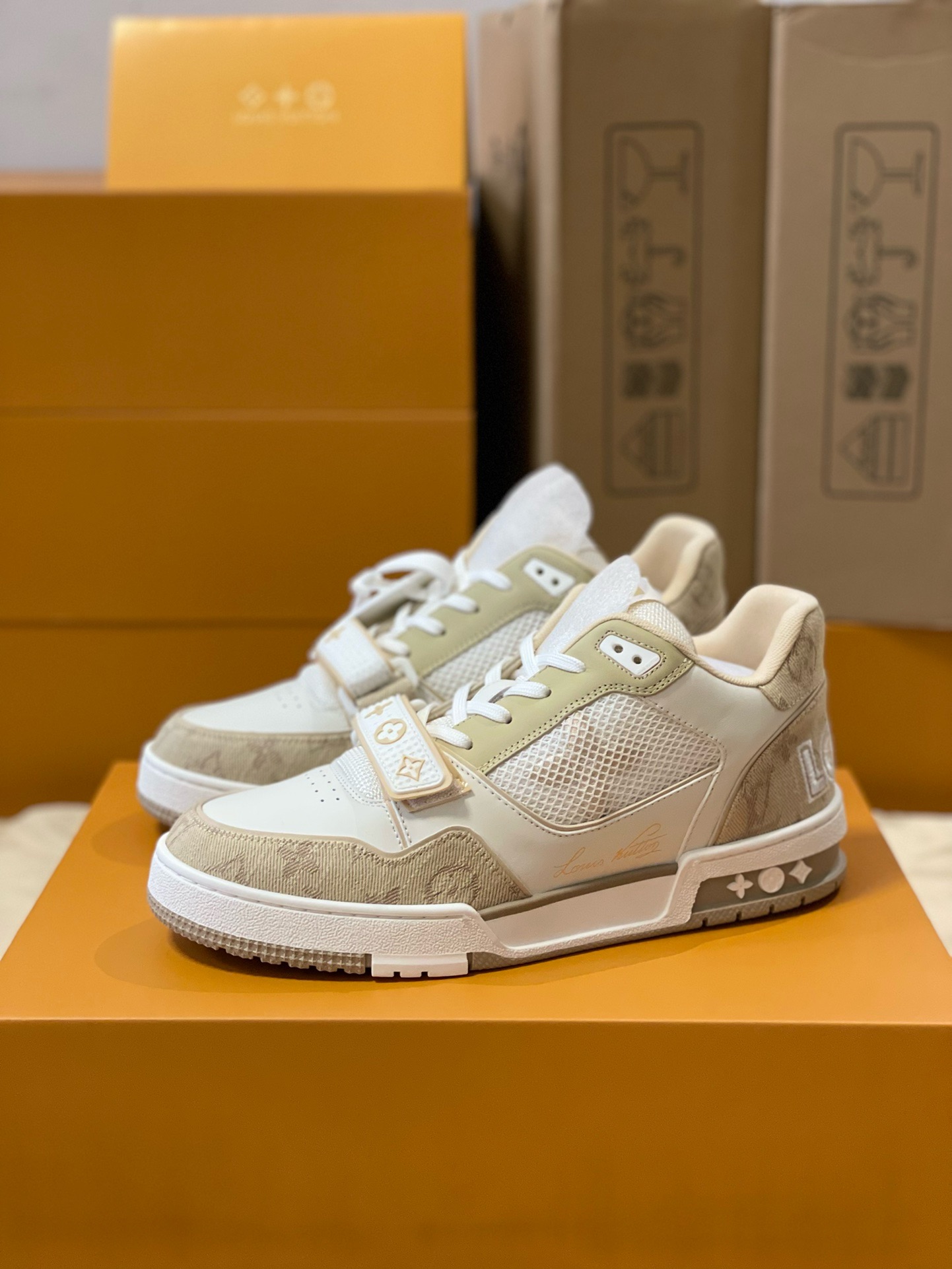 Loui Vuitto TRAINER SNEAKER