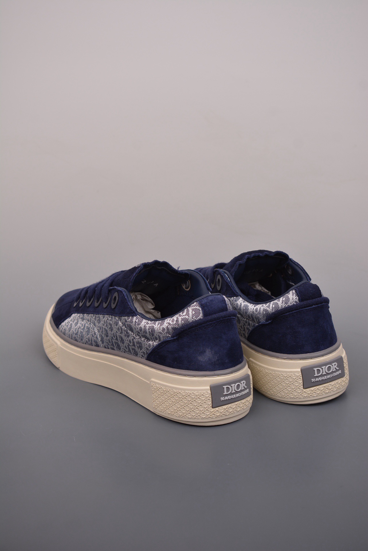 DR B33 SNEAKER